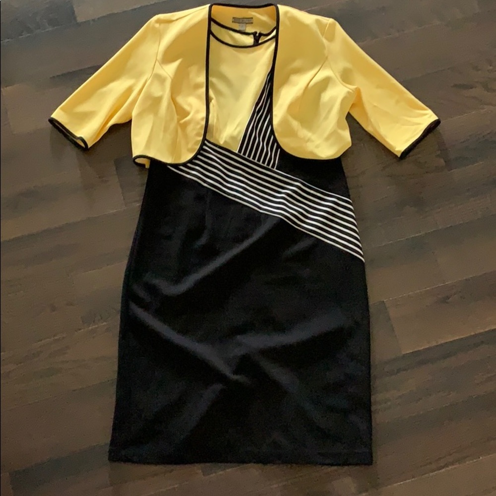 Sleeveless dress with matching cropped jacket